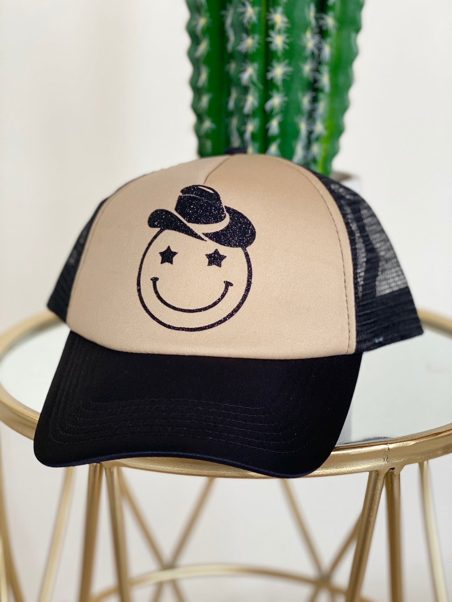 Howdy Smiley Glitter Trucker Hat - Black and Tan