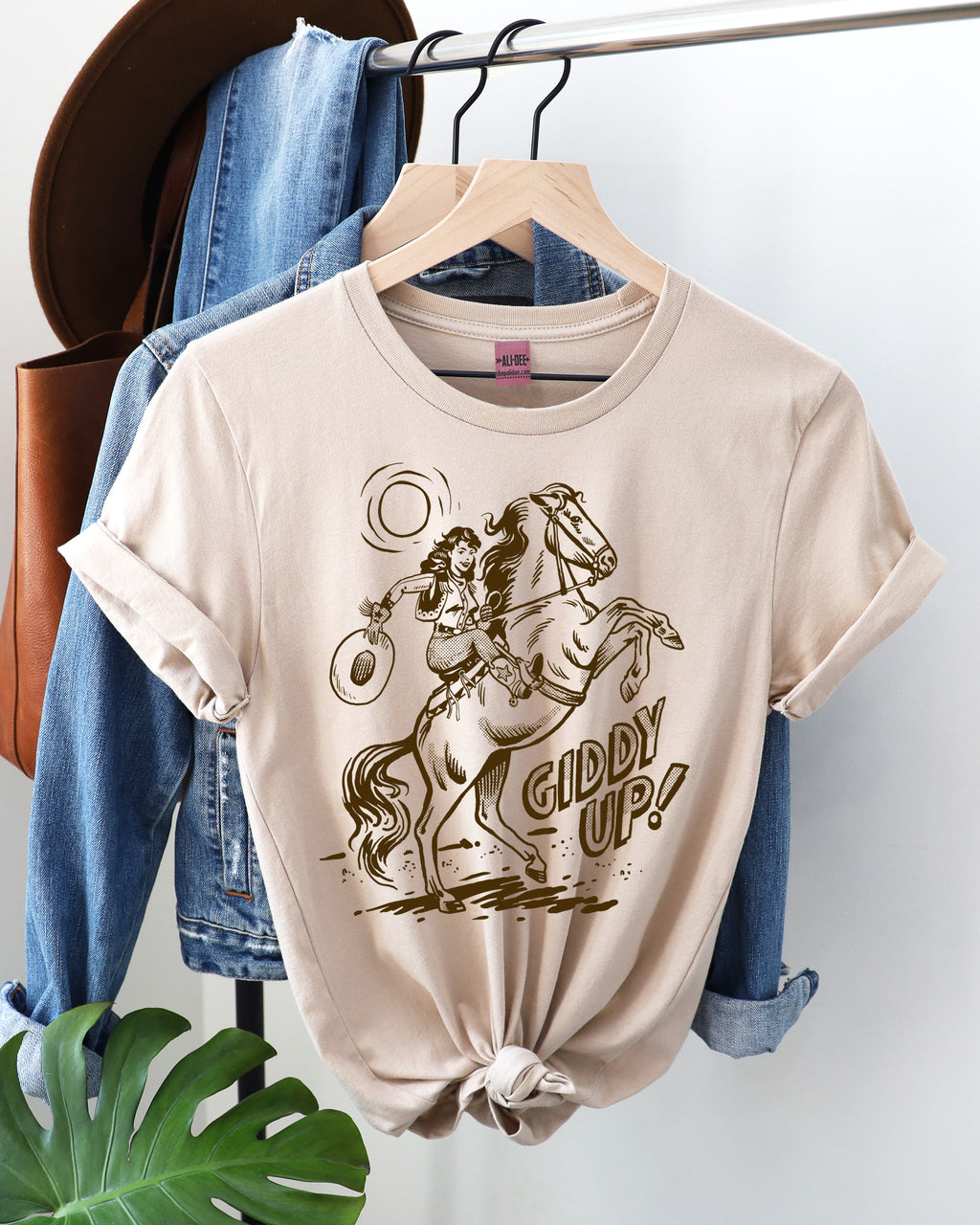 Giddy Up Tee - Heather Sand Dune
