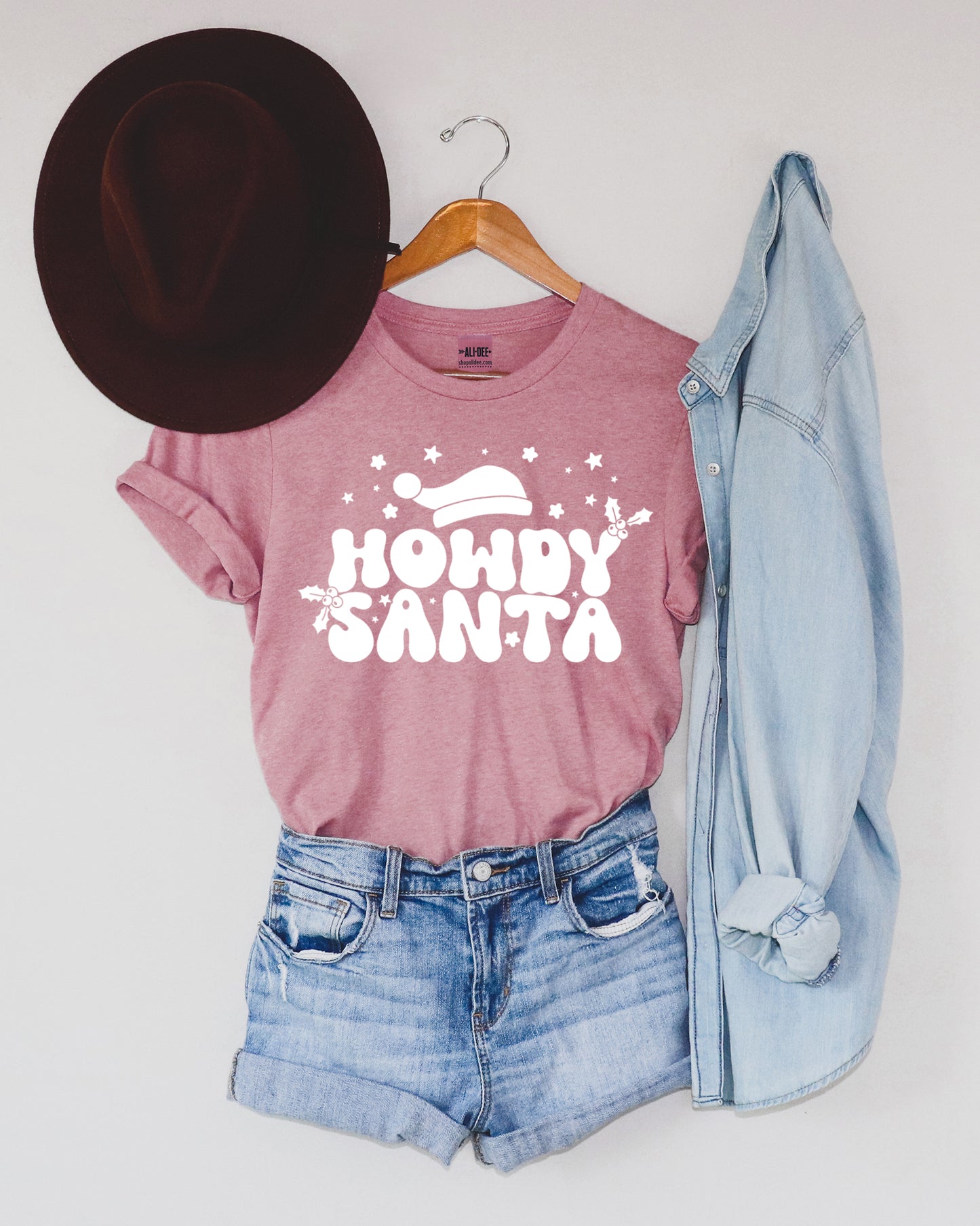 Howdy Santa Western Christmas Graphic Tee - Dusty Rose