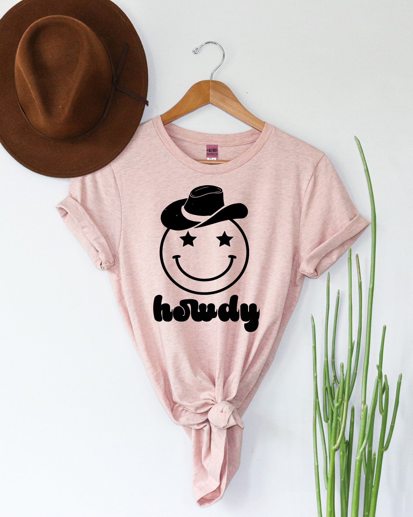 Howdy Smiley Tee- Heather Peach
