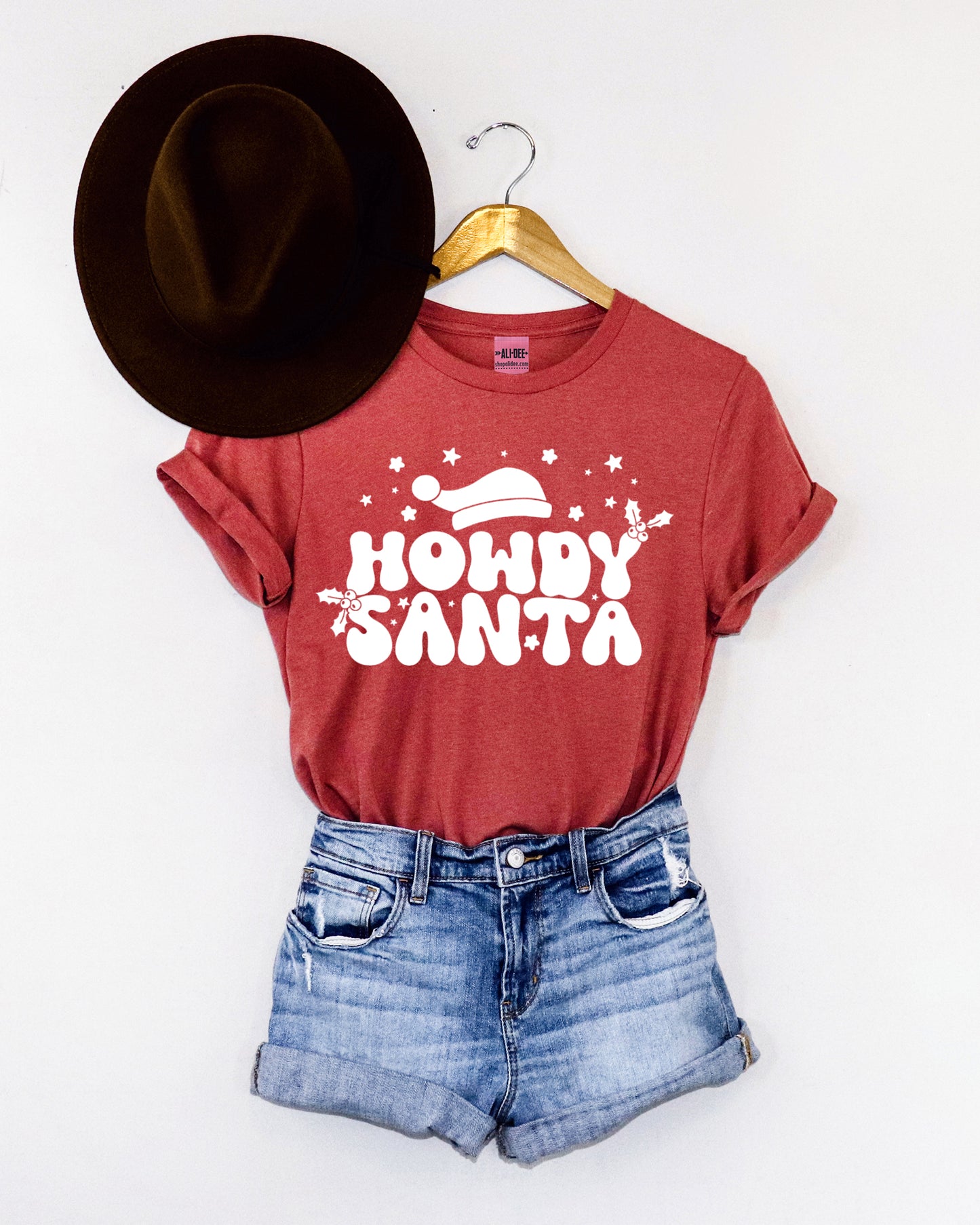 Howdy Santa Western Christmas Graphic Tee - Heather Red